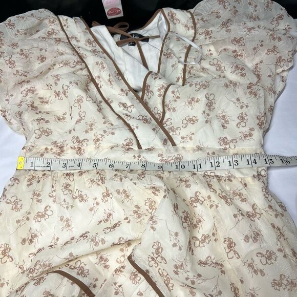 Lulus Adored Outing Ivory Floral Flutter Sleeve Surplice Mini Dress Size L NWT - Picture 9 of 11